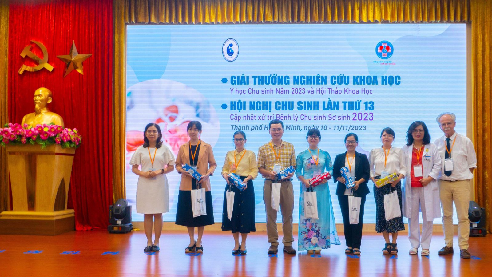 Trao giải khoa học